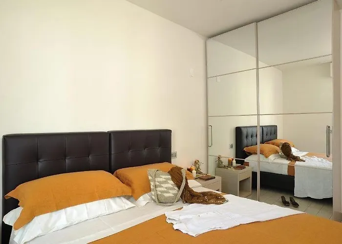 شقة Astra Apartment's